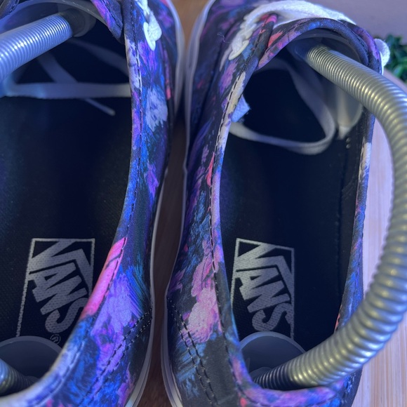 🔥 VANS AUTHENTIC WARPED FLORAL BLACK PURPLE WOMENS SNEAKER SZ 8 MENS SZ 6.5 - Picture 5 of 9